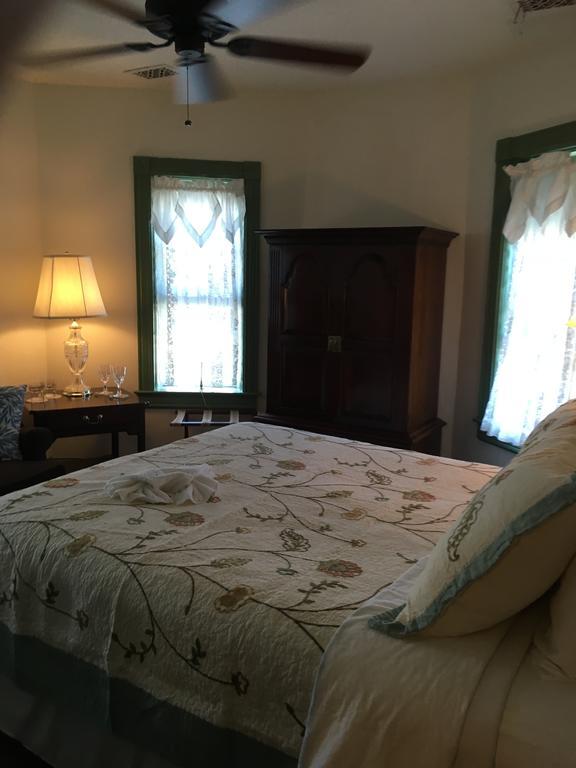 Parsonage Inn Bed And Breakfast Saint Michaels Eksteriør billede