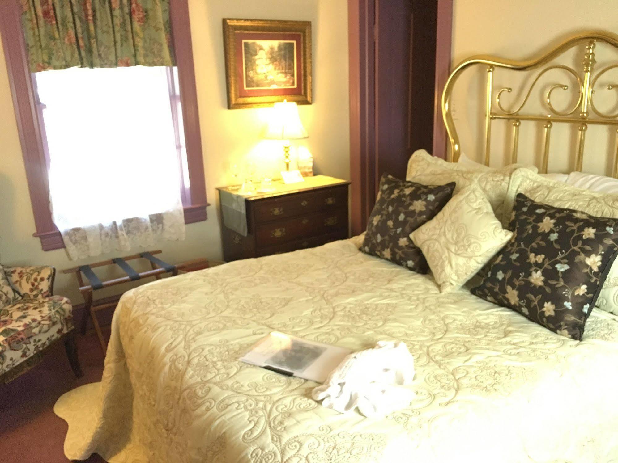 Parsonage Inn Bed And Breakfast Saint Michaels Eksteriør billede