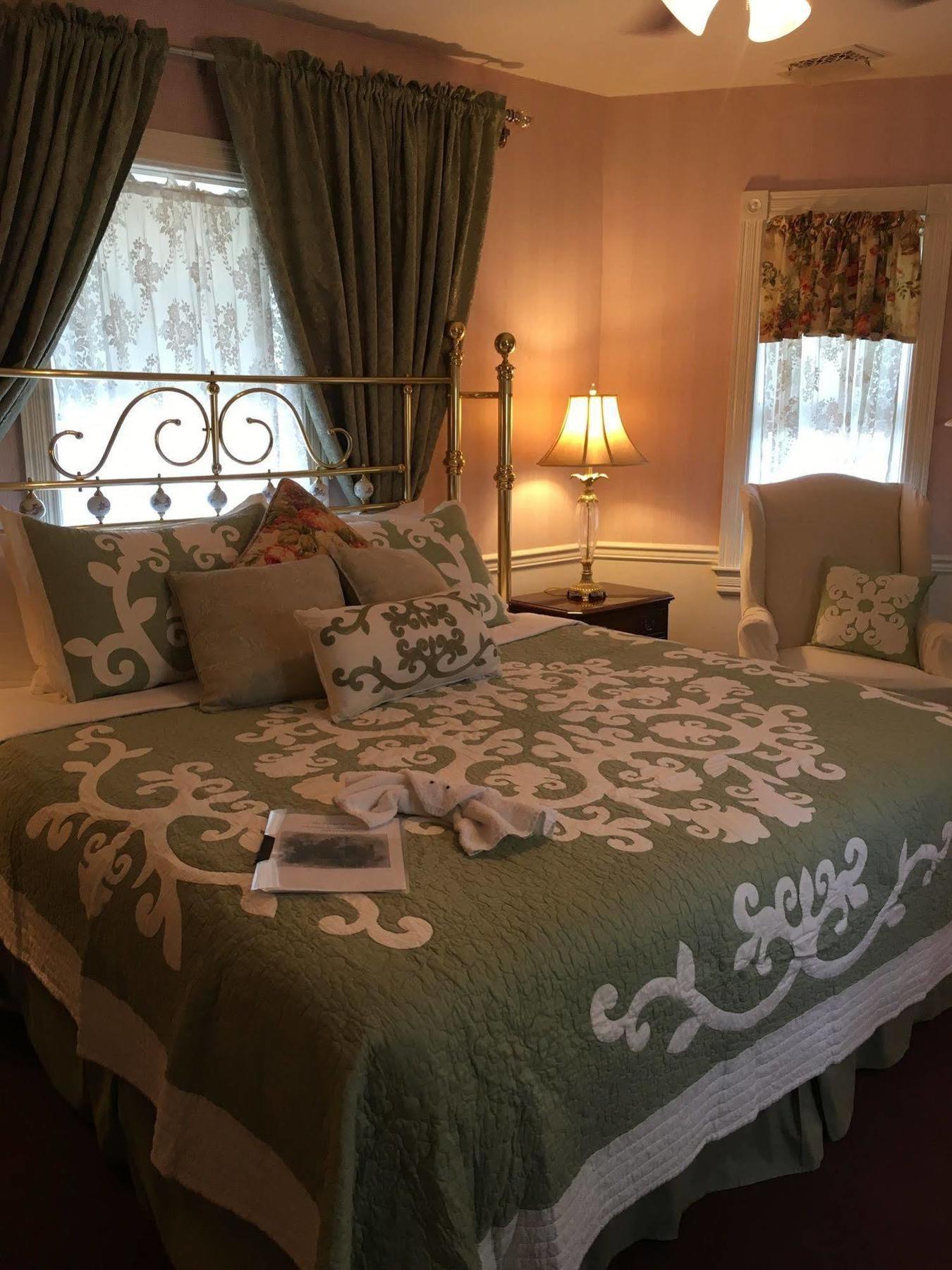 Parsonage Inn Bed And Breakfast Saint Michaels Eksteriør billede