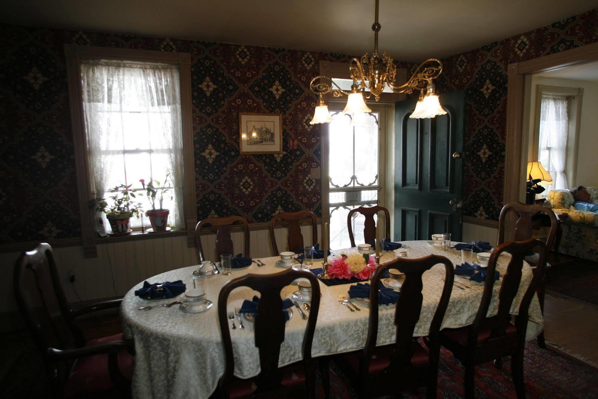 Parsonage Inn Bed And Breakfast Saint Michaels Eksteriør billede